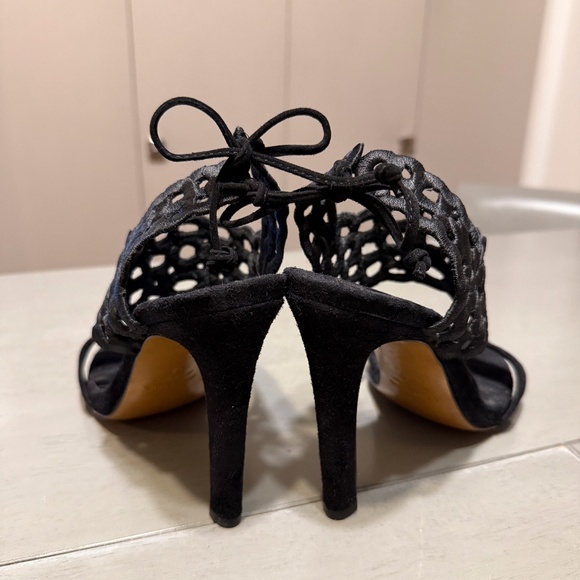 Latitude Femme (37) Black Suede+Eyelit Sandal - Picture 2 of 7